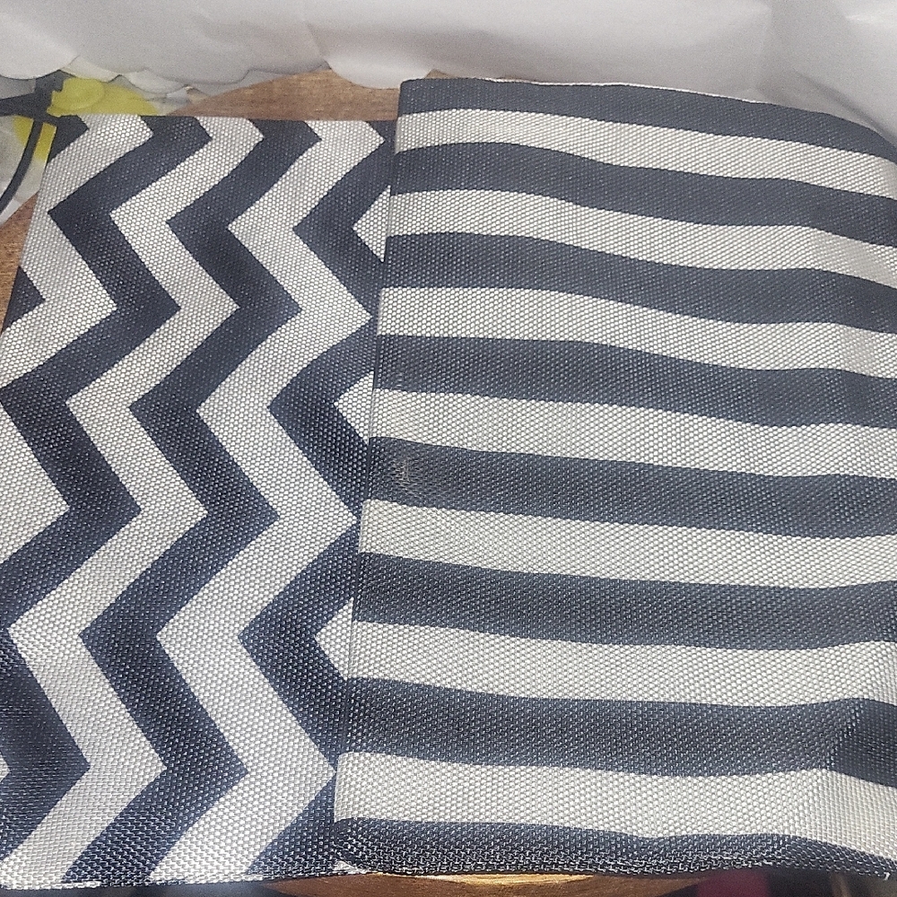 Patterned Pouches 2. - image 4